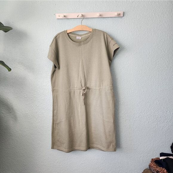 Columbia Olive Midi Dress - Picture 2 of 14